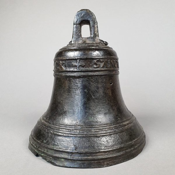 a bronze bell 17th century